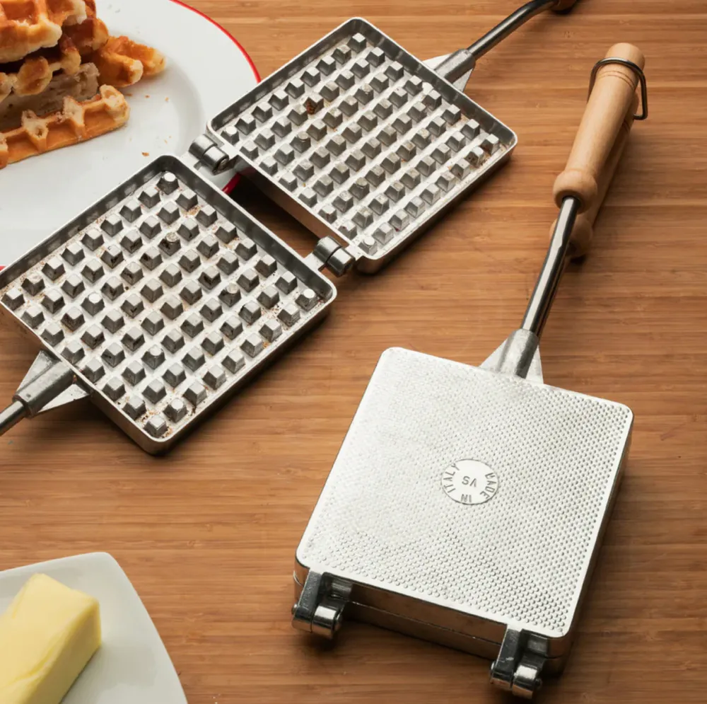 garrett-wade Aluminum Stove Top Waffle Maker Hot