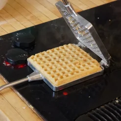 garrett-wade Aluminum Stove Top Waffle Maker Hot