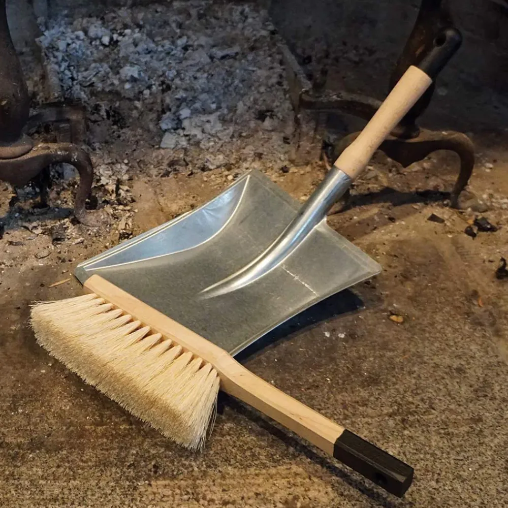 garrett-wade Fireplace Ash Scoop with Hand Broom Outlet