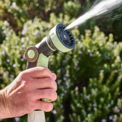 garrett-wade 8-Jet Watering Nozzle Outlet