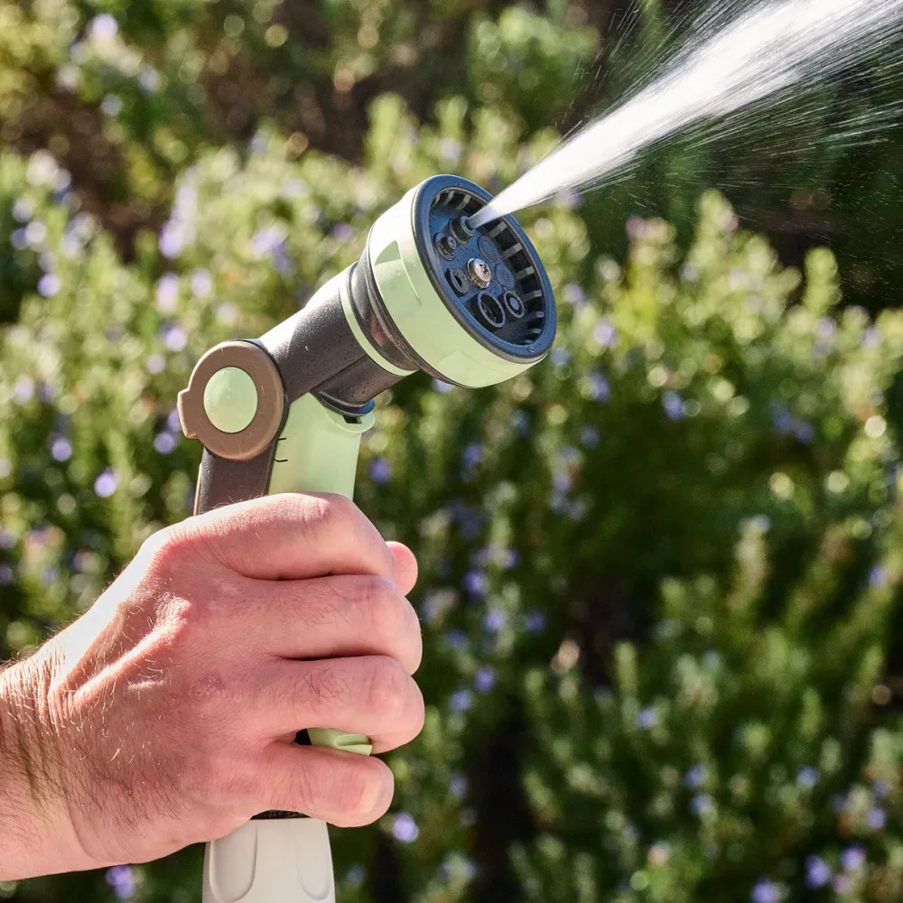 garrett-wade 8-Jet Watering Nozzle Outlet