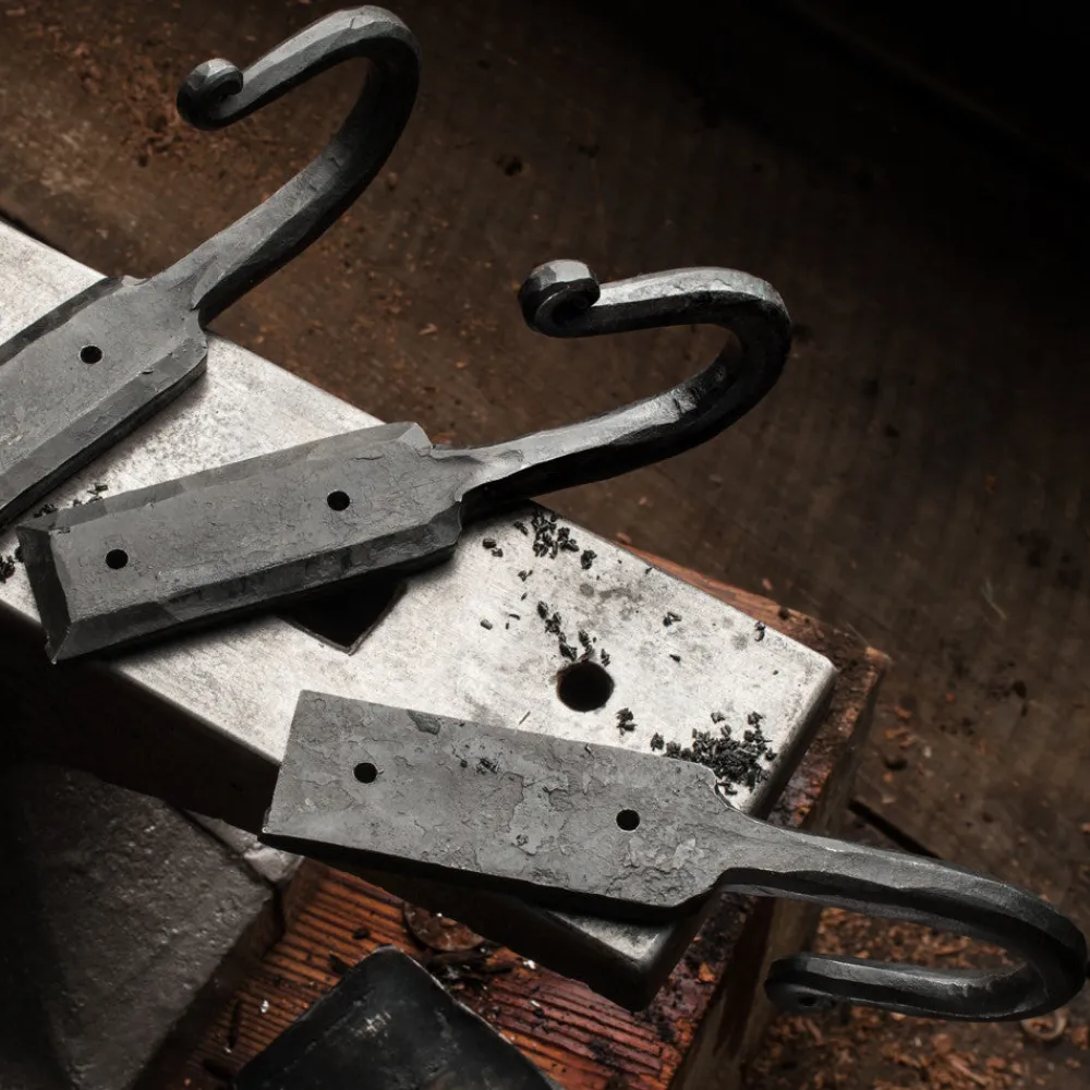 Garrett Wade Large Hand Forged Iron Wall Hook (3)