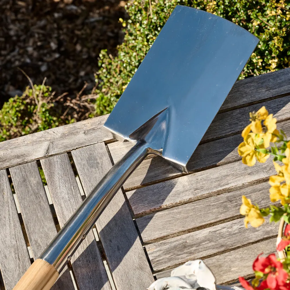 garrett-wade Old World Stainless Steel Shovel with Ash Handle Outlet