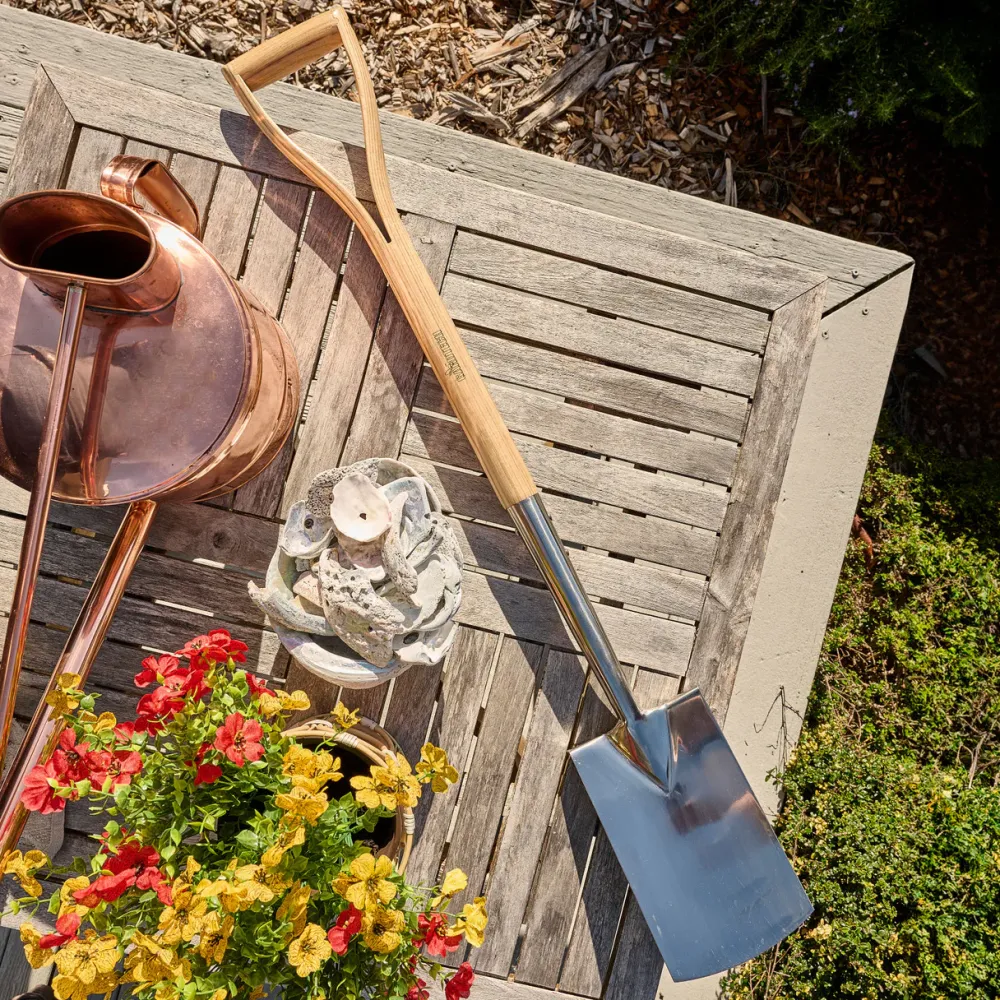garrett-wade Old World Stainless Steel Shovel with Ash Handle Outlet
