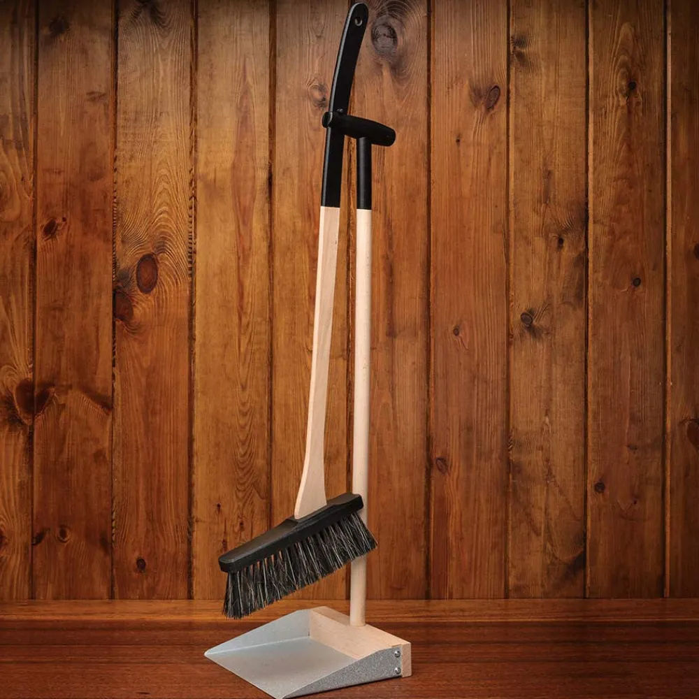 garrett-wade Stand-Up Dustpan and Broom